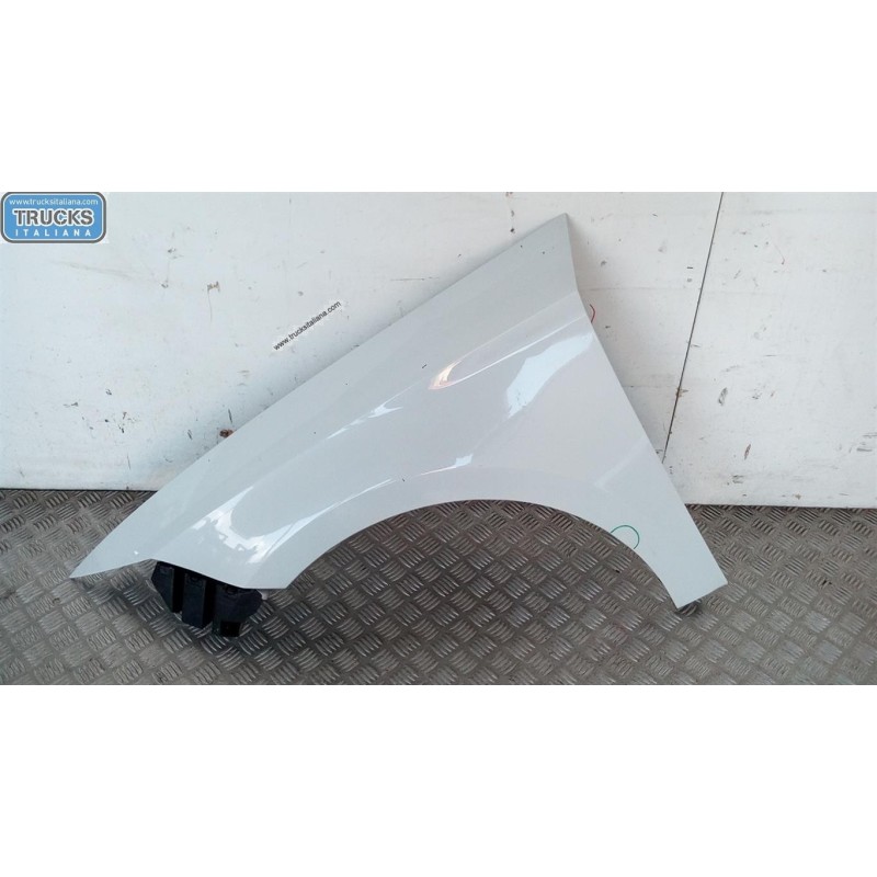 SEAT LEFT FRONT MUDGUARD  SEAT Leon 2013> used