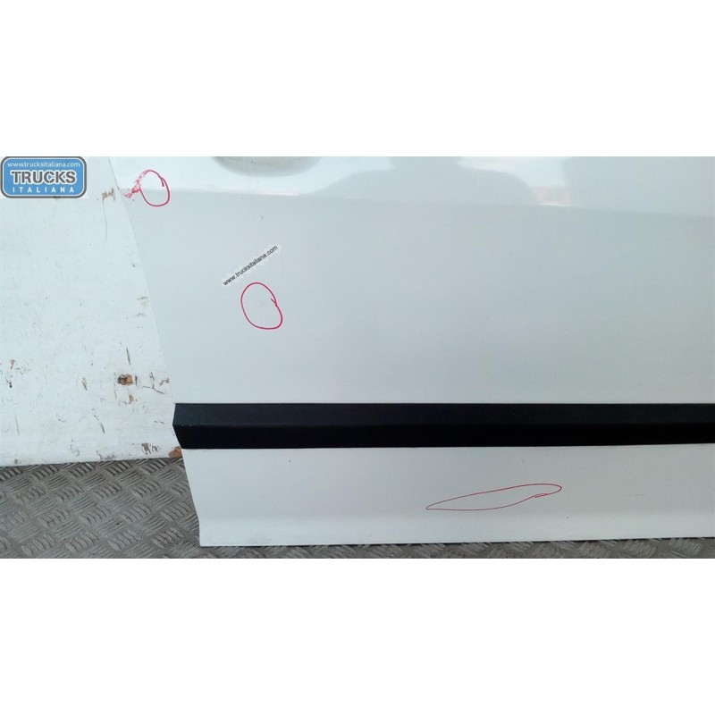 PEUGEOT RIGHT FRONT DOOR  PEUGEOT 308 2007>2011 used