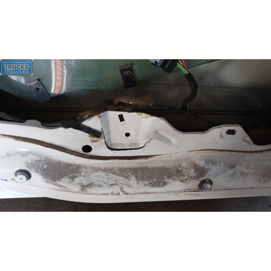 LEFT FRONT DOOR PEUGEOT 308 2007>2011 used