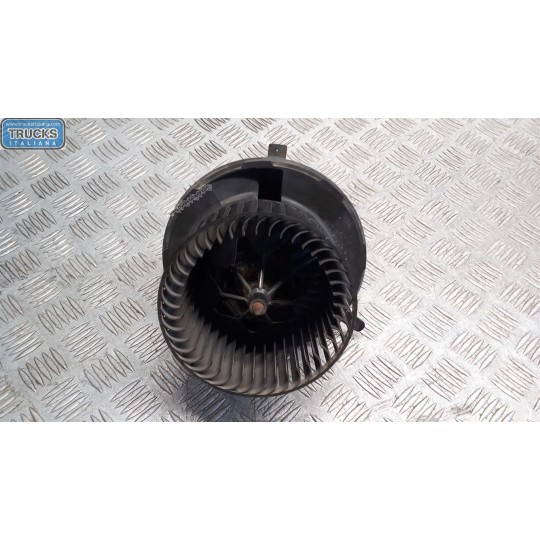 MOTORINO VENTILAZIONE INTERNA VOLKSWAGEN van Caddy 2010>2015 usato
