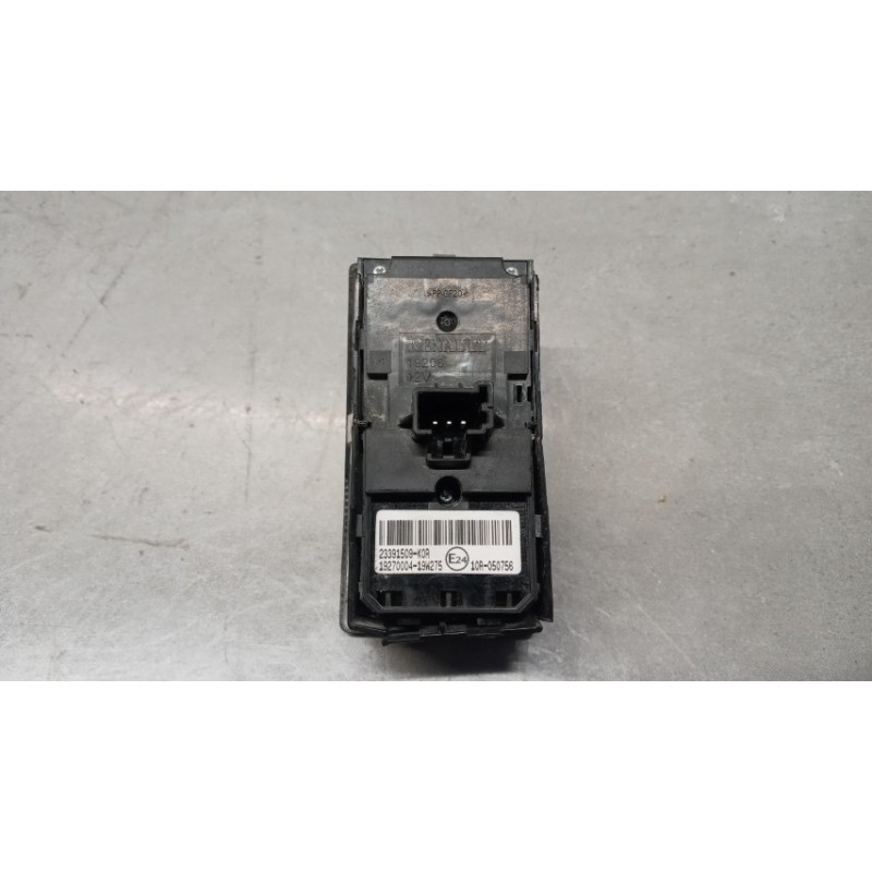 RENAULT truck INTERRUTTORI E PULSANTI ALZAVETRI RENAULT truck T 2014> usato