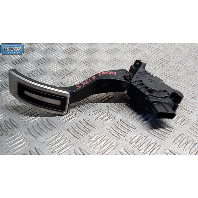 VOLKSWAGEN ELETRONIC THROTTLE PEDAL  VOLKSWAGEN Passat 2014> used