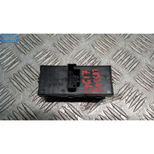 INTERRUTTORI E PULSANTI ALZAVETRI VOLKSWAGEN Passat 2014> usato