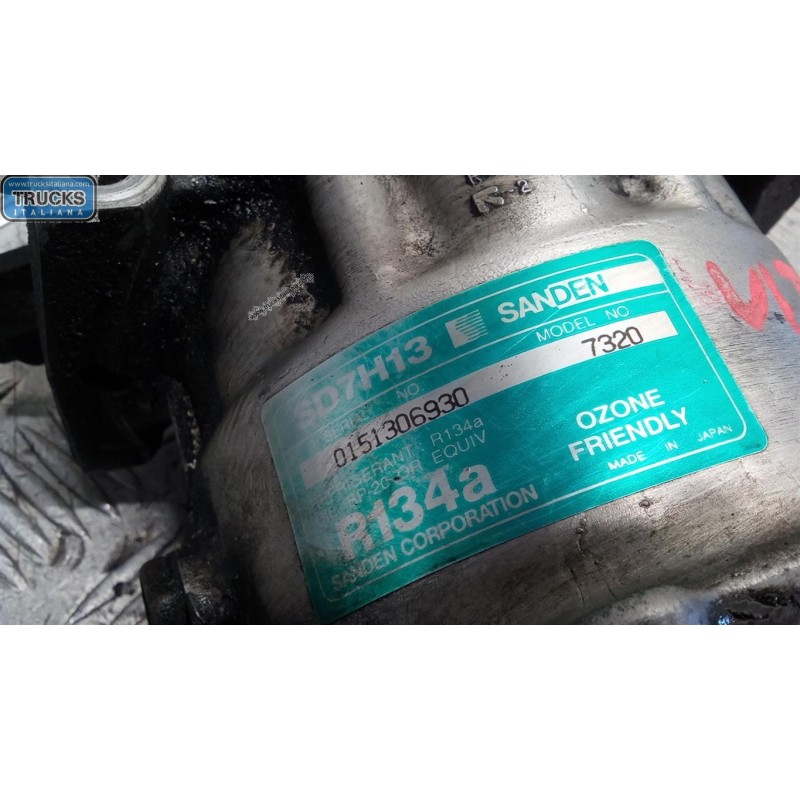 MERCEDES-BENZ van COMPRESSORE ARIA CONDIZIONATA MERCEDES-BENZ van Vito-V (W638) 1997>2002 usato