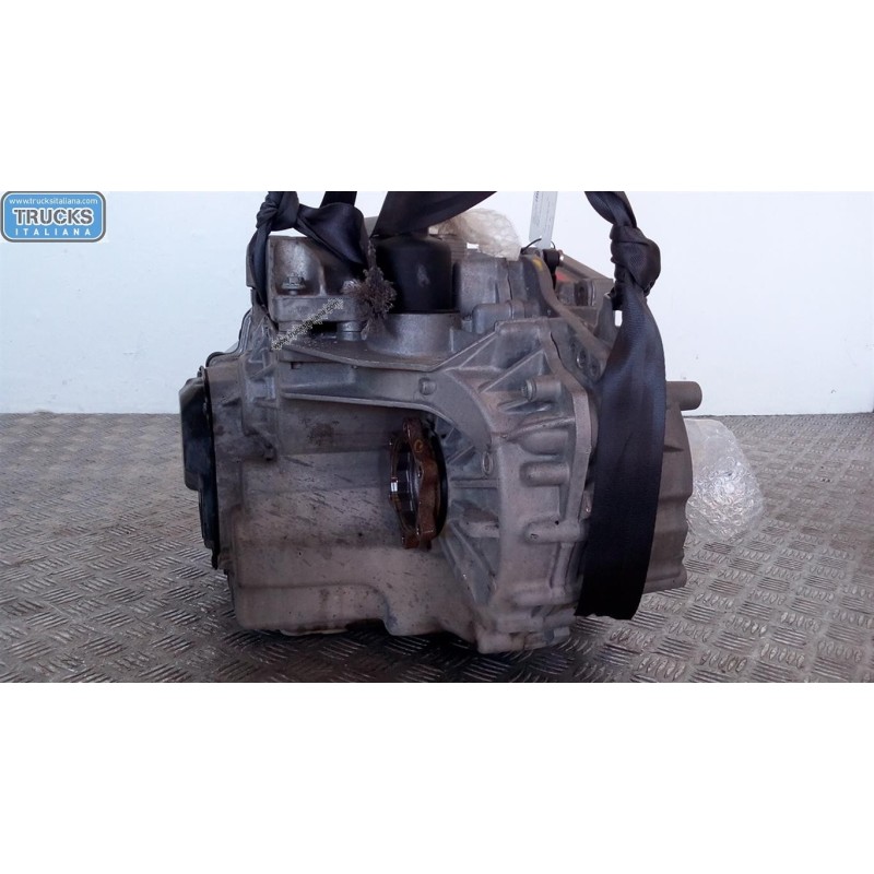 VOLKSWAGEN CAMBIO AUTOMATICO VOLKSWAGEN Passat 2014> usato