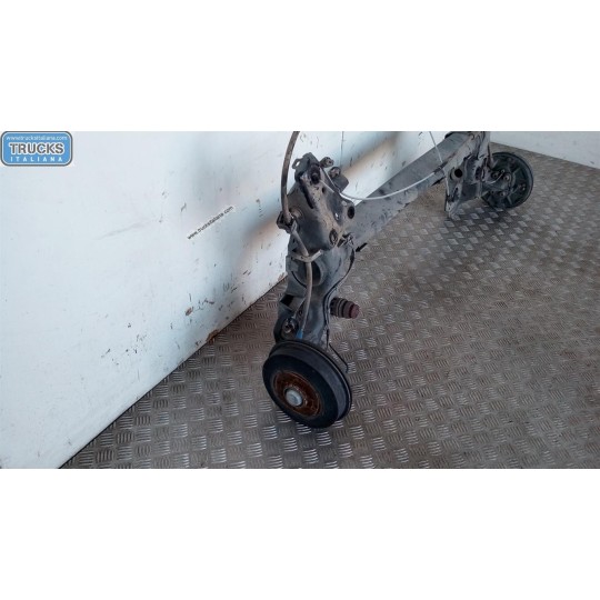 ASSALE POSTERIORE PEUGEOT 208 2012>2015 usato