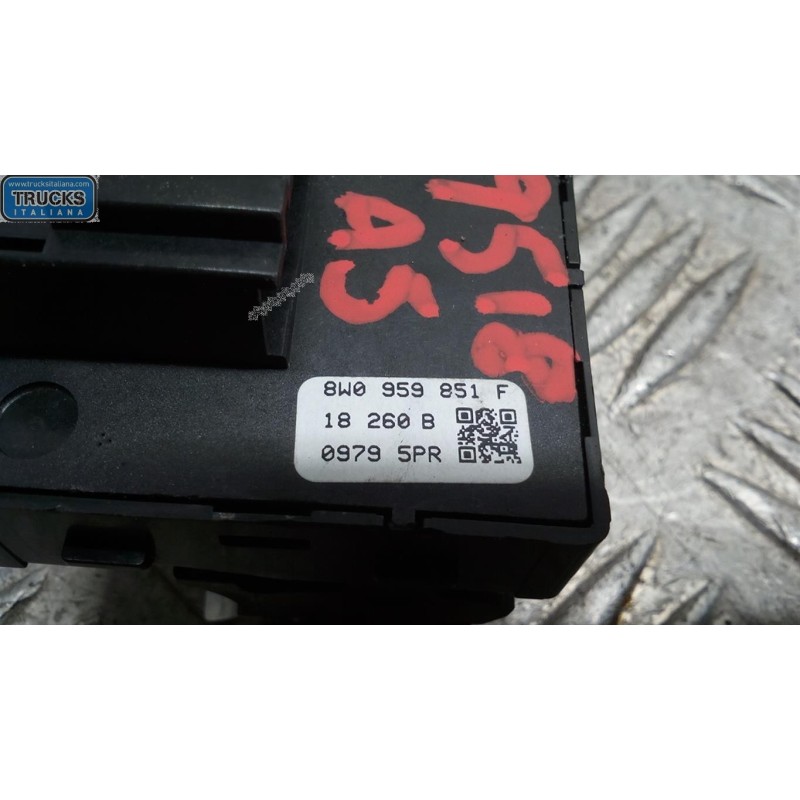 AUDI INTERRUTTORI E PULSANTI ALZAVETRI AUDI A5 Coupé 2016> usato