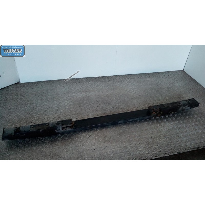 IVECO TRAVERSA ANTERIORE PARAURTO IVECO Stralis 2013> usato
