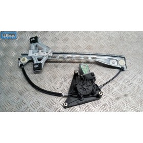 ALZA VETRI ANTERIORI...