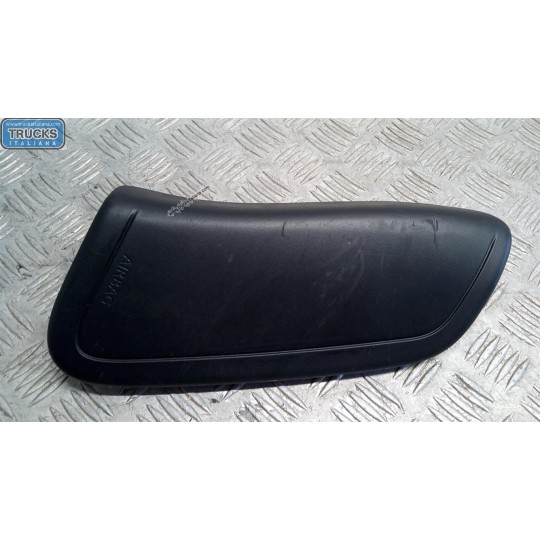 AIR BAG LATERALE DESTRO TOYOTA Aygo 2014> usato
