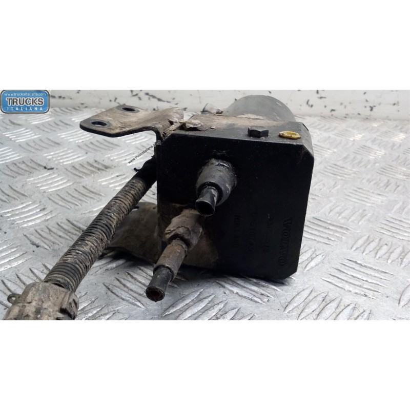 VOLVO truck POMPA IDR ALZACABINA VOLVO truck FH12 II 2002>2008 usato