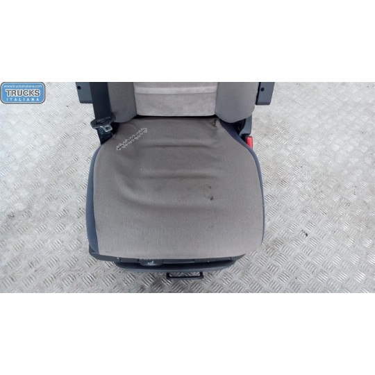 SEDILI ANTERIORI IVECO Stralis 2013> usato