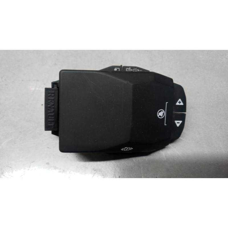 RENAULT truck VARIOUS SWITCHES AND BUTTONS C  RENAULT truck T 2014> used