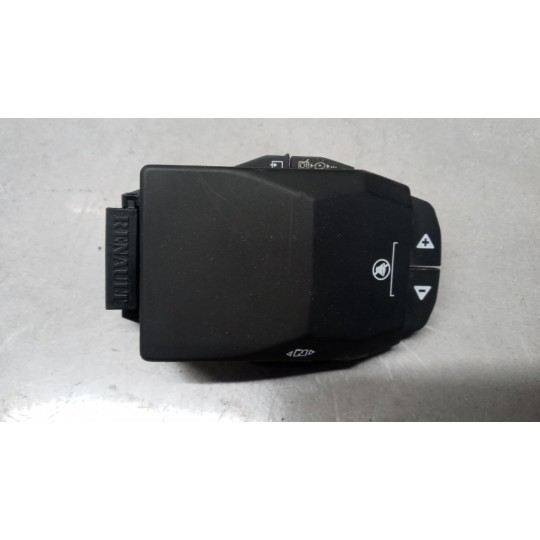 VARIOUS SWITCHES AND BUTTONS C  RENAULT truck T 2014> used