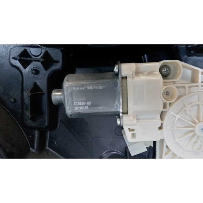 MERCEDES-BENZ van ALZA VETRI ANTERIORI DESTRO MERCEDES-BENZ van Vito-V (W447) 2014>2019 usato