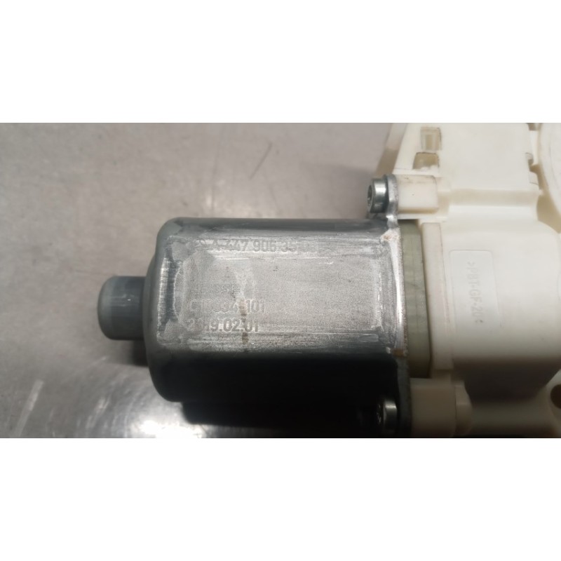 MERCEDES-BENZ van ALZA VETRI ANTERIORI SINISTRO MERCEDES-BENZ van Vito-V (W447) 2014>2019 usato