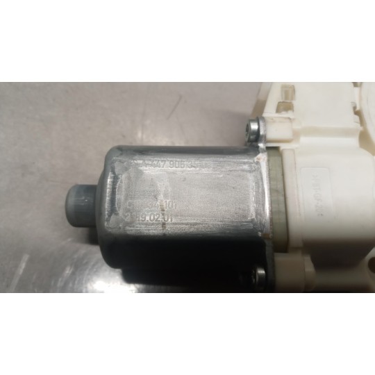 ALZA VETRI ANTERIORI SINISTRO MERCEDES-BENZ van Vito-V (W447) 2014>2019 usato