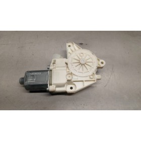 ALZA VETRI ANTERIORI...