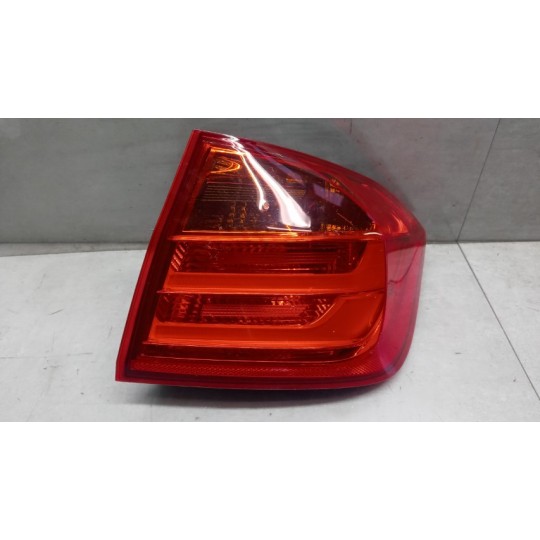 FARO POST ESTERNO LED DESTRO BMW Serie 3 (F30) Berl 2011> usato