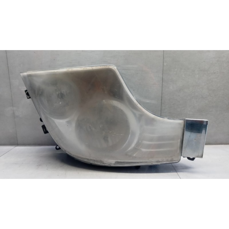 MERCEDES-BENZ truck FARO ANTERIORE DESTRO MERCEDES-BENZ truck Actros euro 5 2008>2013 usato