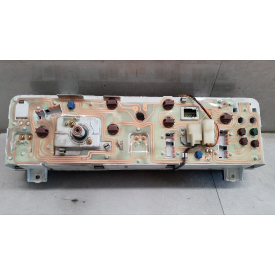 QUADRO STRUMENTI NISSAN King Cab 1988>1998 usato