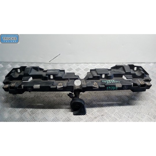 RIVESTIMENTO SUPERIORE ANTERIORE FIAT F.Grande Punto 2005>2012 usato