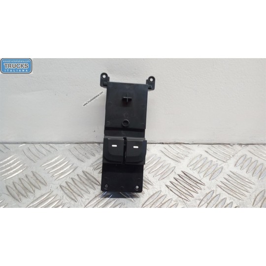 INTERRUTTORI E PULSANTI ALZAVETRI HYUNDAI i10 2017>2019 usato