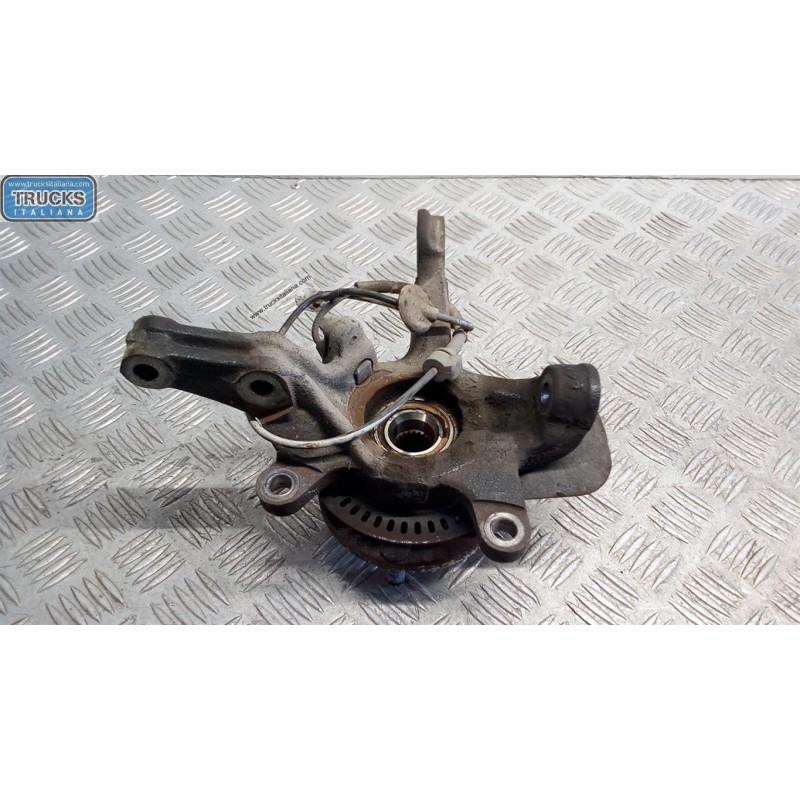 SUZUKI MONTANTE COMPLETO DESTRO SUZUKI Celerio 2014> usato