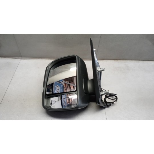 LEFT ELETRIC REAR-VIEW MIRROR  MAN TGE used