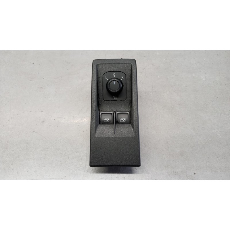 MAN INTERRUTTORI E PULSANTI ALZAVETRI MAN TGE usato