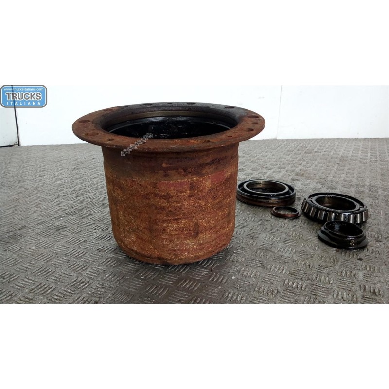 IVECO MOZZO ASSALE POST IVECO EUROTRAKKER 1994>2005 usato