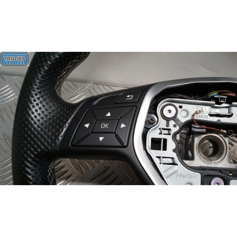 MERCEDES-BENZ VOLANTE MERCEDES-BENZ Classe A (W176) 2012>2014 usato
