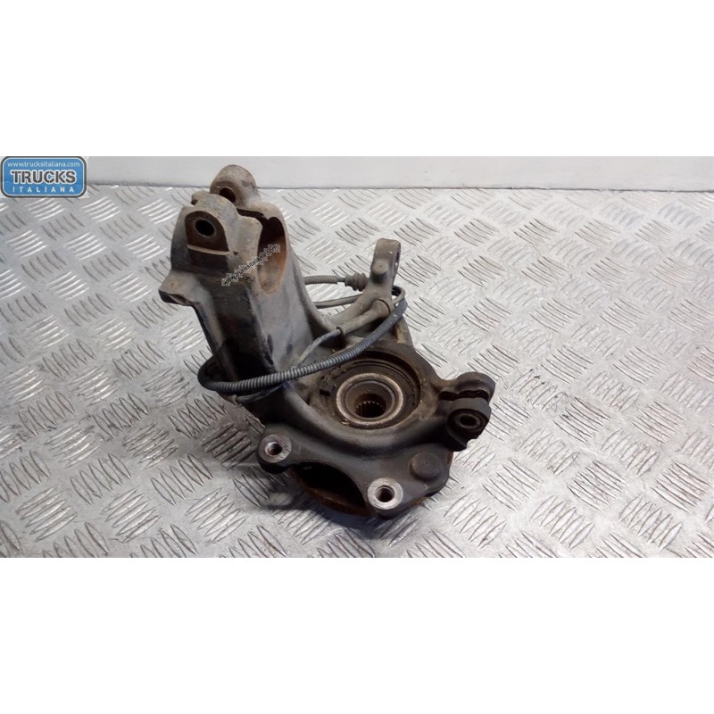 PEUGEOT MONTANTE COMPLETO DESTRO PEUGEOT 208 2012>2015 usato