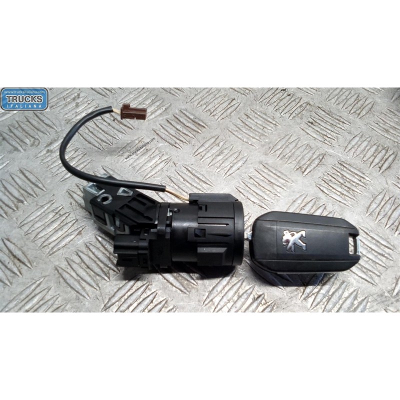 PEUGEOT ENGINE UNIT PEUGEOT 208 2012>2015 used