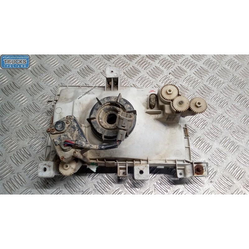 NISSAN truck FARO ANTERIORE SINISTRO NISSAN truck Cabstar 1999>2005 usato