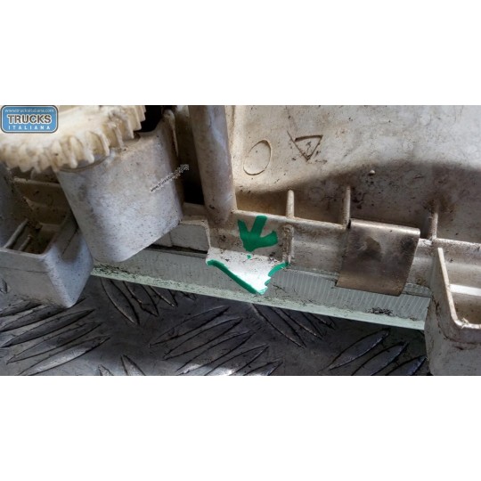 FARO ANTERIORE SINISTRO NISSAN truck Cabstar 1999>2005 usato