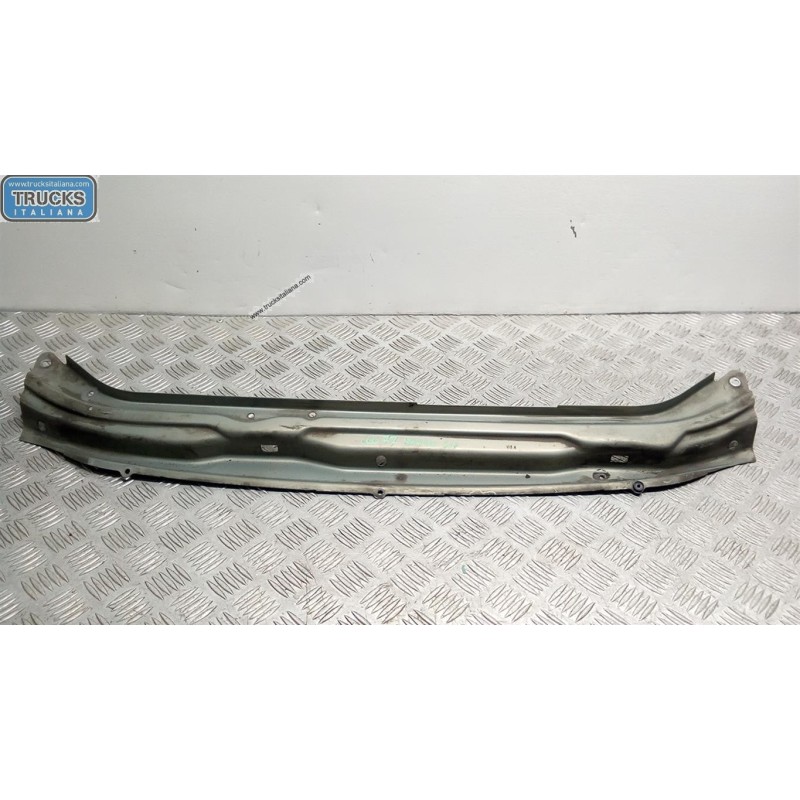 RENAULT RIVESTIMENTO SUPERIORE ANTERIORE RENAULT Kangoo 1997>2003 usato