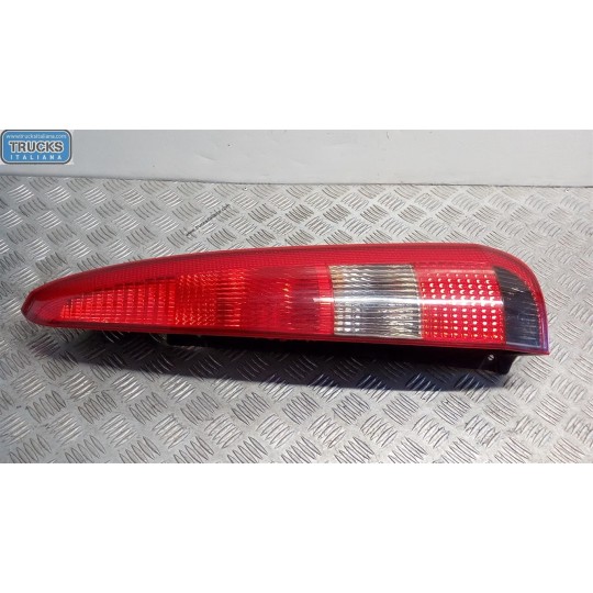 FARO POSTERIORE ESTERNO DESTRO FORD Fusion 2002>2006 usato