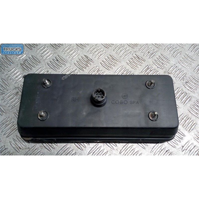 IVECO FARO POSTERIORE ESTERNO DESTRO IVECO Daily 2006>2009 usato