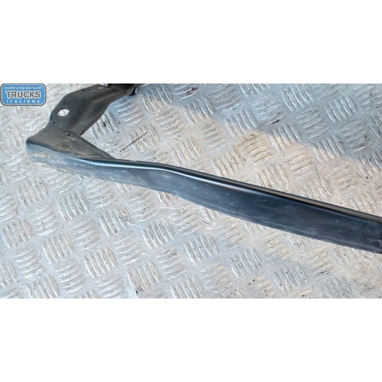 TRAVERSA ANTERIORE PARAURTO FIAT F.Grande Punto 2005>2012 usato