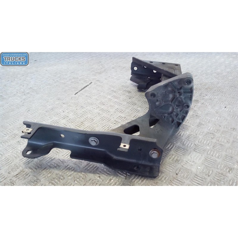 MERCEDES-BENZ truck SUPPORTO PEDANA SX MERCEDES-BENZ truck Actros euro 5 2008>2013 usato