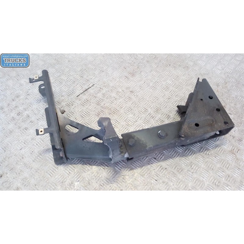 MERCEDES-BENZ truck SUPPORTO PEDANA SX MERCEDES-BENZ truck Actros euro 5 2008>2013 usato