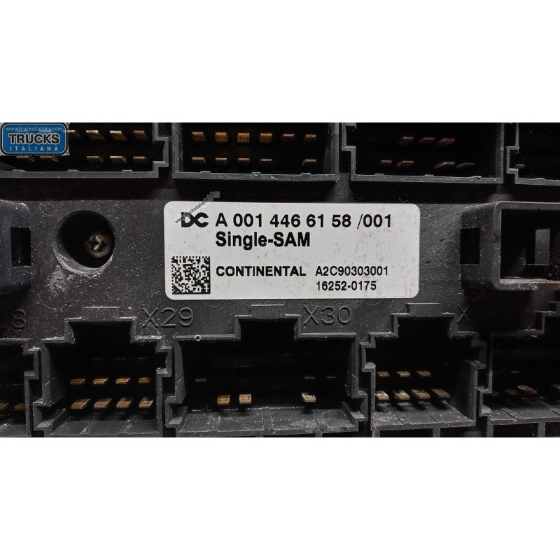 MERCEDES-BENZ truck SCATOLA FUSIBILI MERCEDES-BENZ truck Actros euro 6 2014>2021 usato