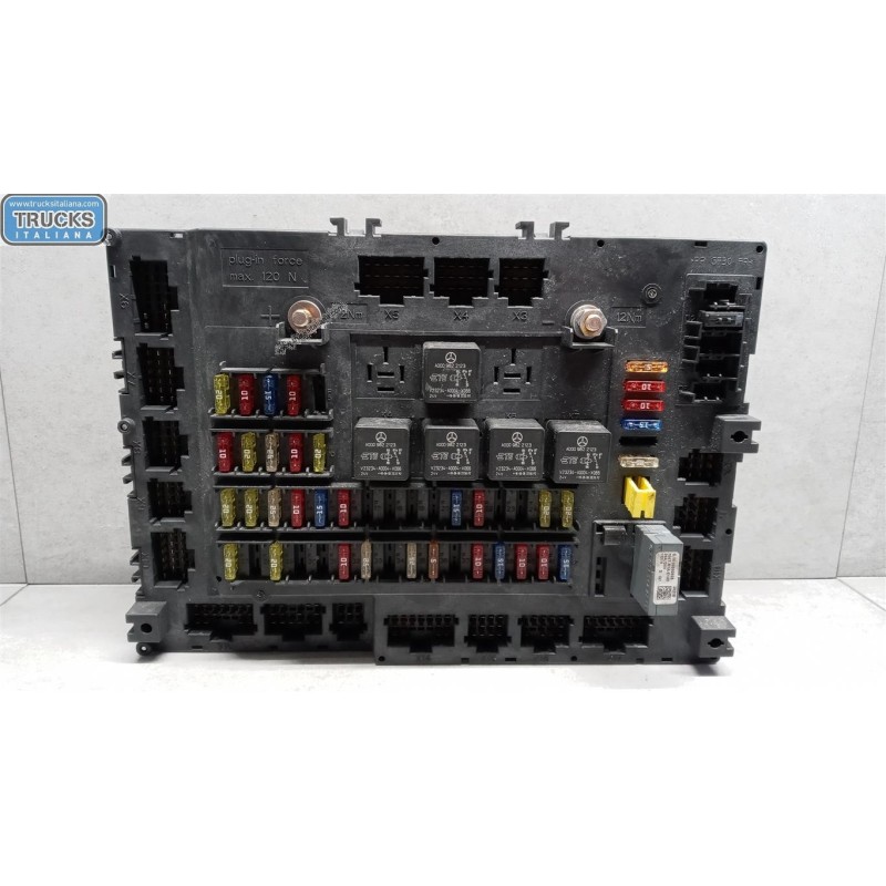 MERCEDES-BENZ truck SCATOLA FUSIBILI MERCEDES-BENZ truck Actros euro 6 2014>2021 usato