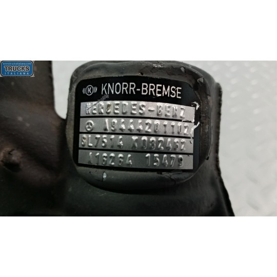 PINZA POSTERIORE DESTRA MERCEDES-BENZ truck Actros euro 6 2014>2021 usato