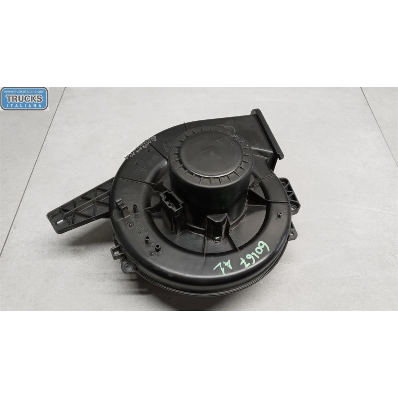 AUDI MOTORINO VENTILAZIONE INTERNA AUDI A1 2010> usato