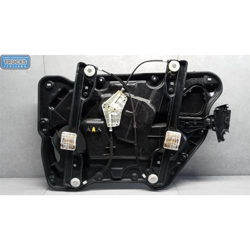 FIAT FRONT LEFT POWERED WINDOWS  FIAT Freemont 2011> used