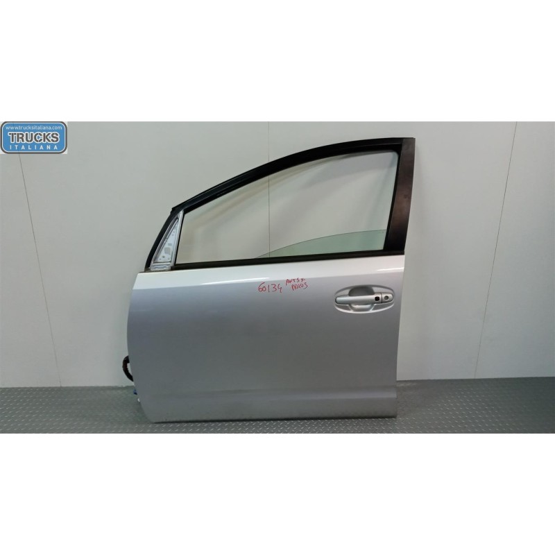 TOYOTA LEFT FRONT DOOR TOYOTA Prius 2004>2008 used