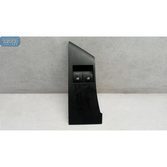 INTERRUTTORI E PULSANTI ALZAVETRI OPEL Astra J 2012>2015 usato