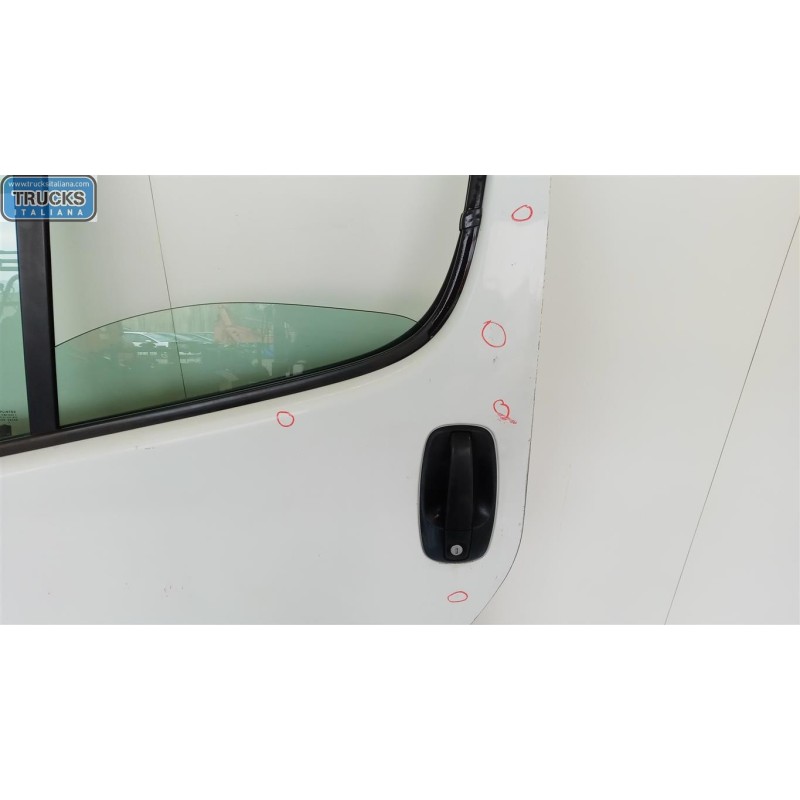 NISSAN Van PORTA ANTERIORE SINISTRA NISSAN Van Primastar 2002> usato